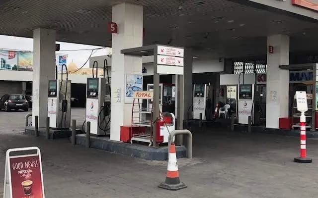 محطات وقود تقرر من تلقاء نفسها زيادة 2750 ليرة على كل "تنكة"